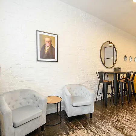 The Cheeky Hideaway-Borough- By Frankie Says Apartment